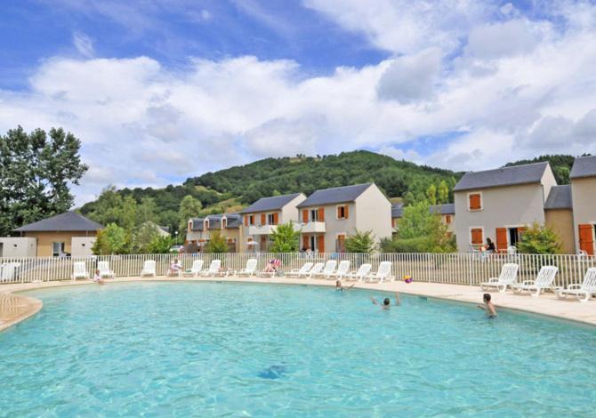 T3 La Savane Saint Geniez D'Olt 2 Piscines Chauffees Dans Une Charmante Residence De Vacances エクステリア 写真